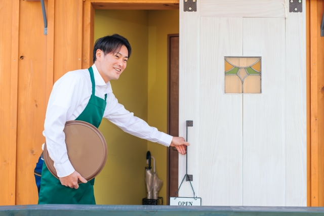飲食店の男性スタッフ