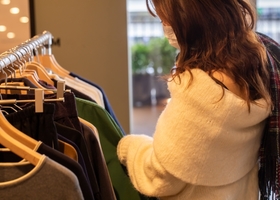 アパレルショップで買い物