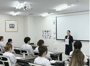 串かつだるま様接客マナー研修