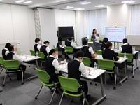 接客マナー研修風景